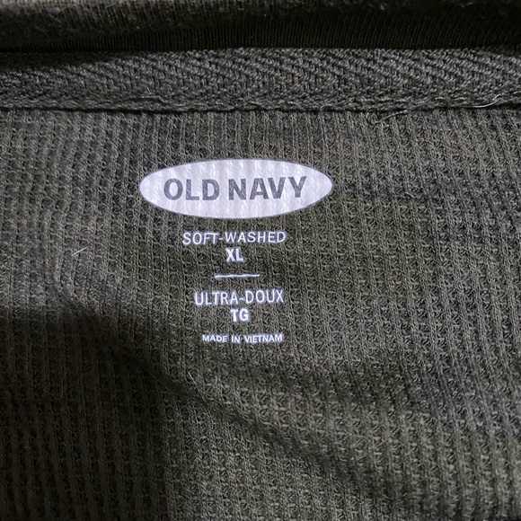 🔴2/$10 SALE🔴 Old Navy Camo Long Sleeved Shirt - Picture 2 of 5